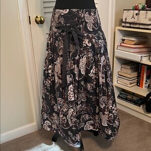 Paisley midi skirt size L.